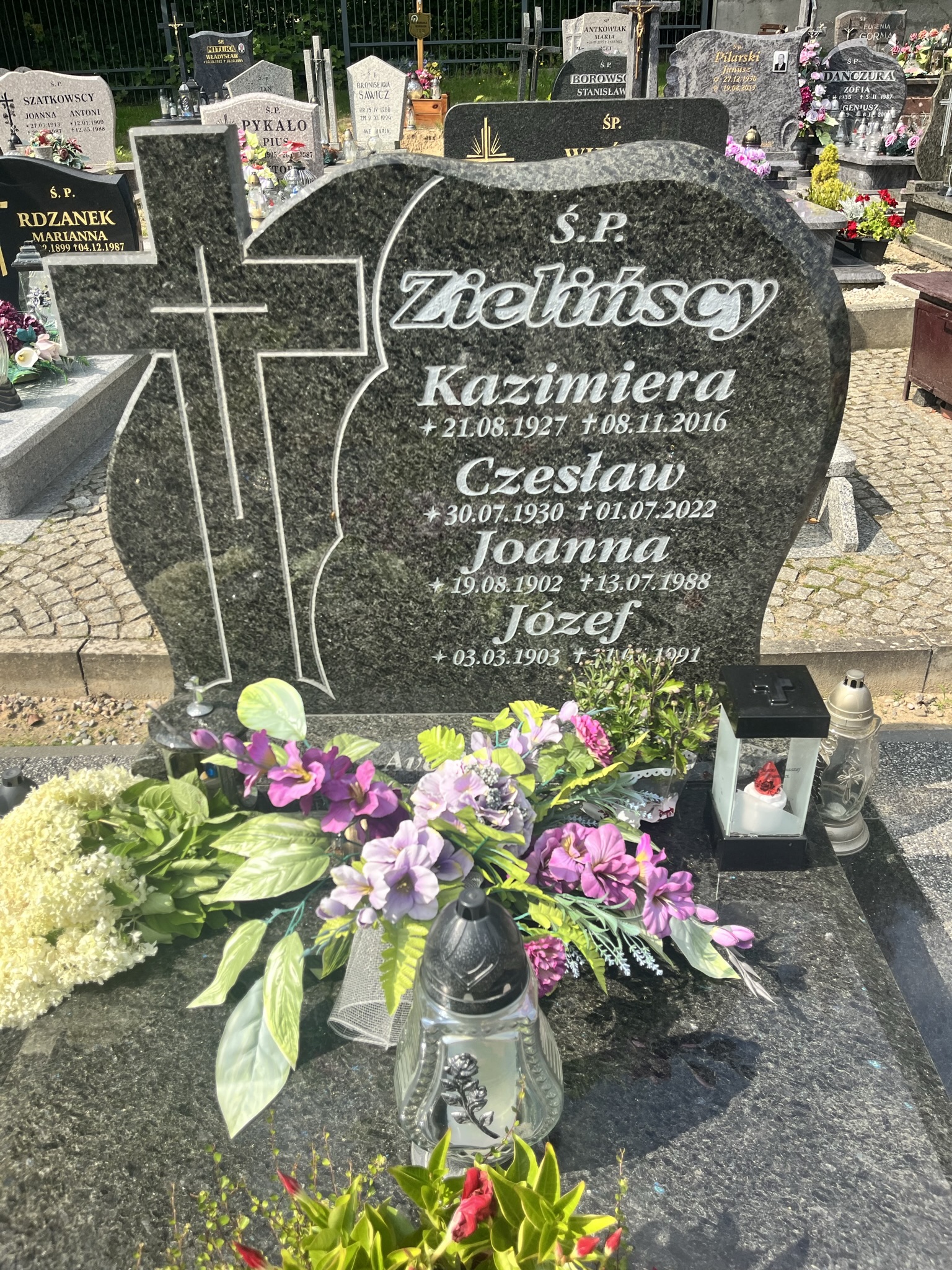 Czesław Zieliński 1930 Łobez - Grobonet - Wyszukiwarka osób pochowanych